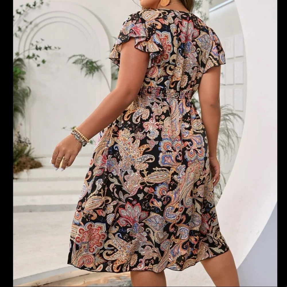 Boho Plus Size Paisley Floral Print Shirred Smocked Waist Butterfly Sleeve Dress - Picture 8 of 10